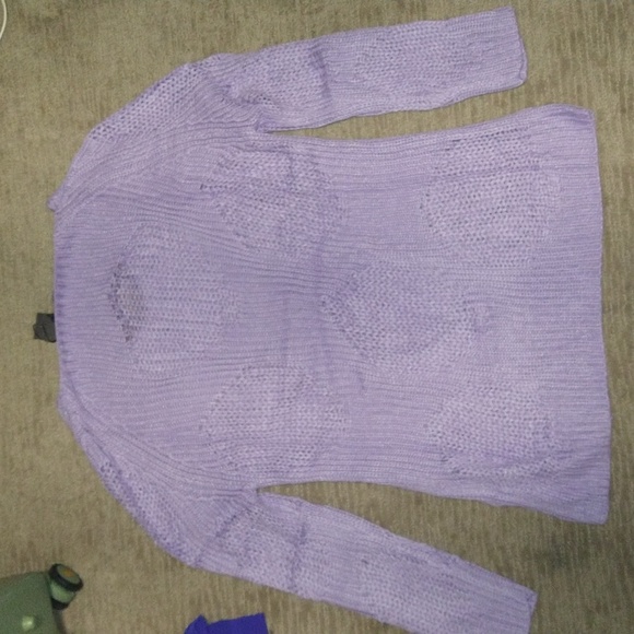 M/l lavender is the color, unique is the brand, it is definitely oversized. - Picture 5 of 5